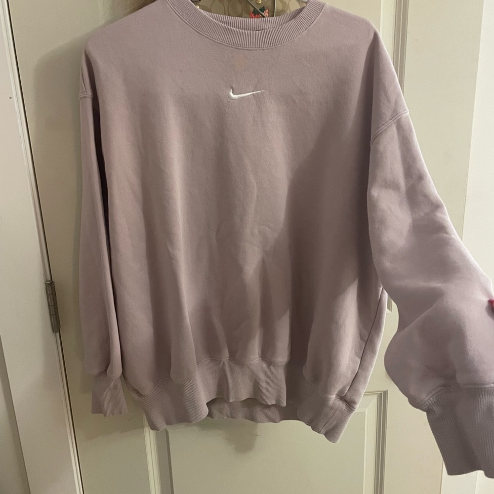 Nike small light purple crewneck
